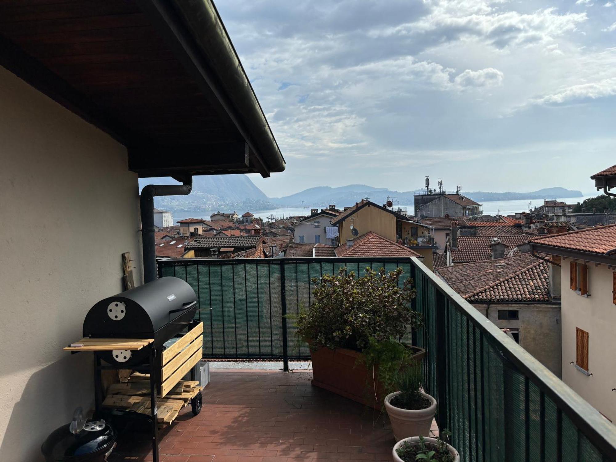 La Terrazza Apartment แวร์บาเนีย ภายนอก รูปภาพ