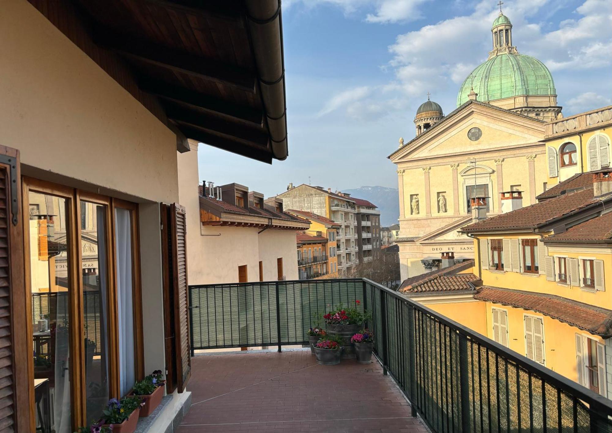 La Terrazza Apartment แวร์บาเนีย ภายนอก รูปภาพ