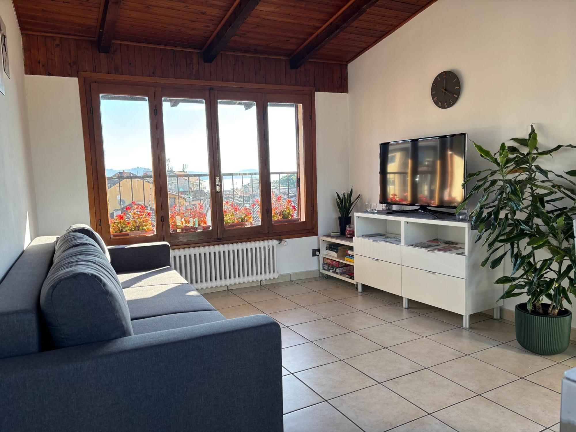 La Terrazza Apartment แวร์บาเนีย ภายนอก รูปภาพ